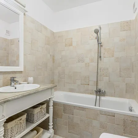 White Queens Apartmán