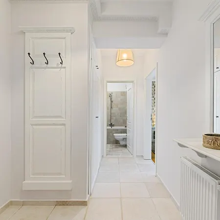 White Queens Apartmán